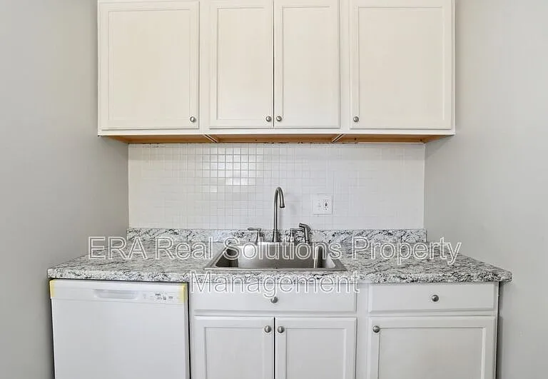 944 Leona Ave — Photo 11