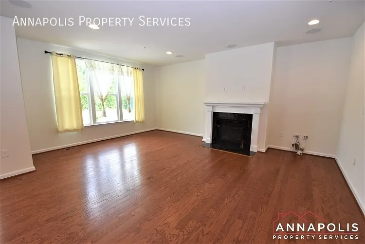 7946 Monrovia Dr — Photo 6