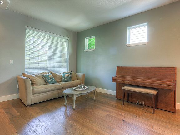 4th image of 17909 NE 36th Way