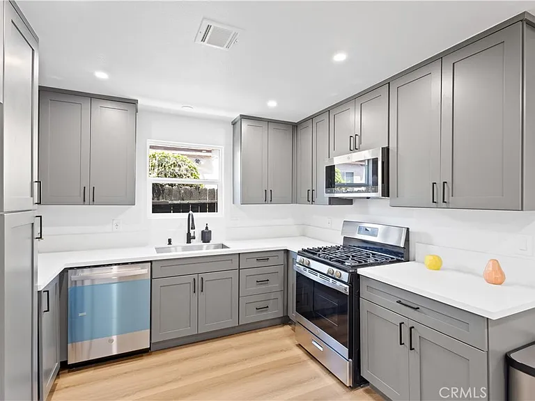 7629 Arcola Ave — Photo 11
