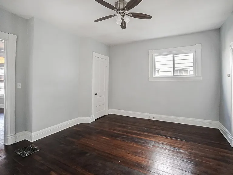2036 Garrard St — Photo 6