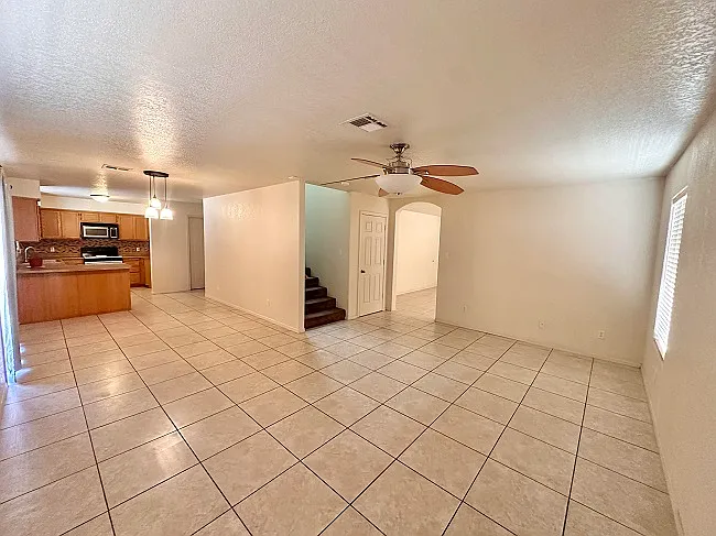 6222 E 42nd Ln — Photo 5