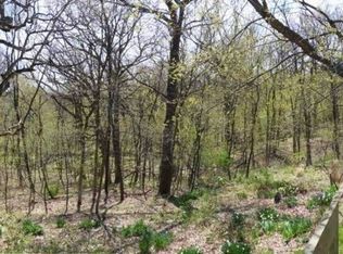 40W123 Oak Ridge Rd, St Charles, IL 60175