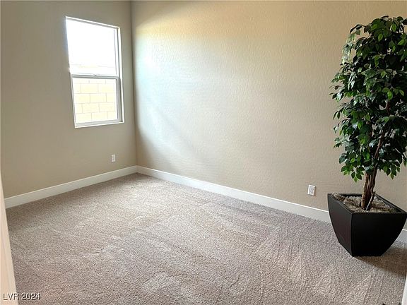 4th image of 187 Elvins Manor Ave