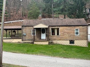 1780 Blosser Ln, Follansbee, WV 26037
