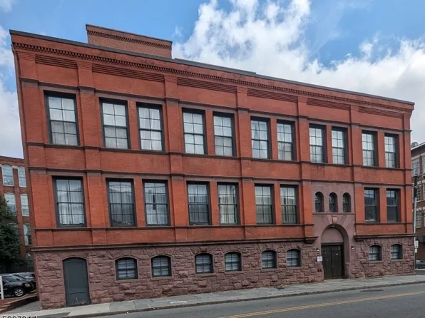 19 Market St #102, Paterson City, NJ 07501