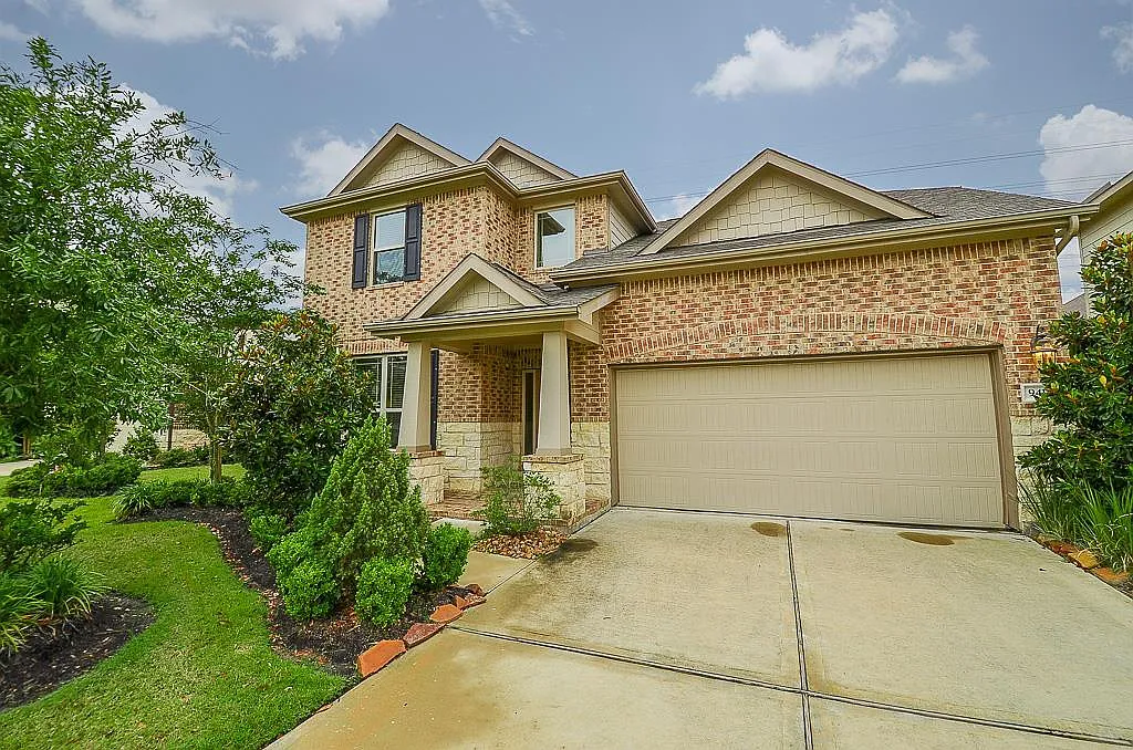 4 bed, 3.0 bath, 2765 sqft, $2,800 — Photo 1