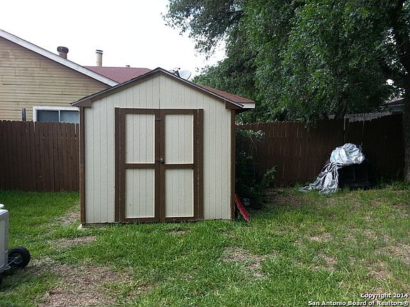 3rd image of 9627 Woodland Hills Dr