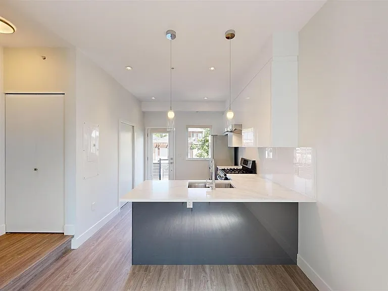 2731 Duke St — Photo 12
