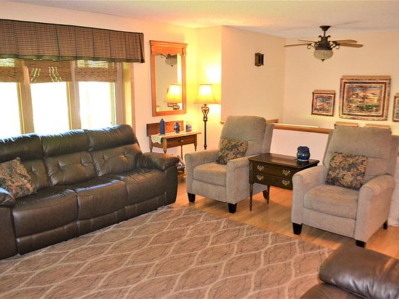 3rd image of 1523 Beechwood Dr