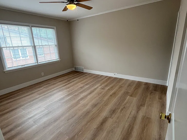 625 Broadmoor Dr #F — Photo 8