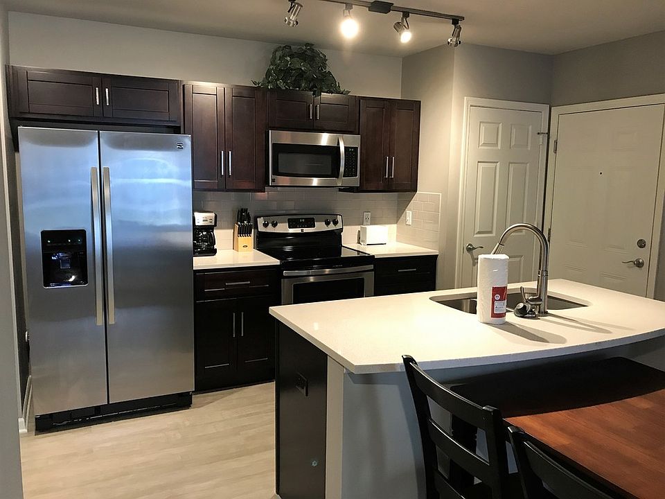 1st image of 5335 S 118th Ct APT 108