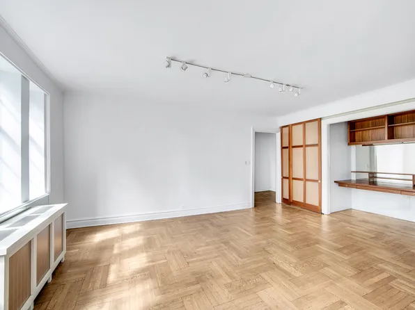 116 Pinehurst Avenue R32 image 2 of 10