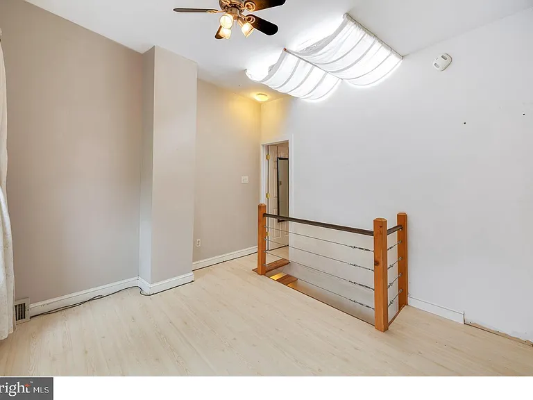 1010 New Market St — Photo 18
