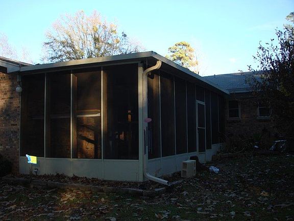 2nd image of 1106 Dennis Dr