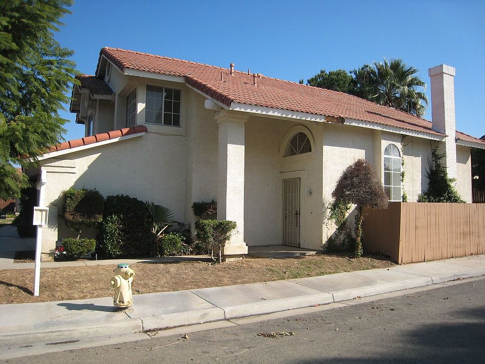 COMPLIMENTS OF PARK PLACE REAL ESTATE