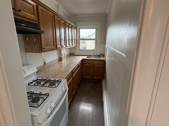 5th image of 136 Anthony Ave Floor 3
