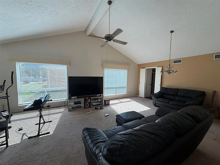 2535 Coopers Post Ln — Photo 3