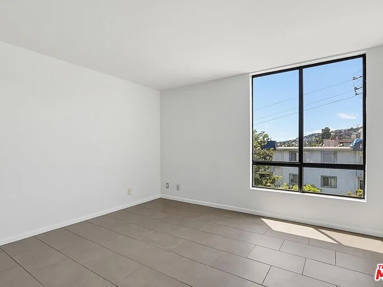 7320 Hawthorn Ave #203 — Photo 18