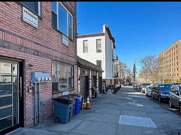 5th image of 802 Evergreen Ave #3