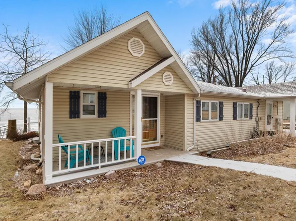 N6625 Harrison Rd, Hilbert, WI 54129