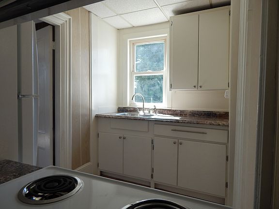 3rd image of 115 Portland St APT 3