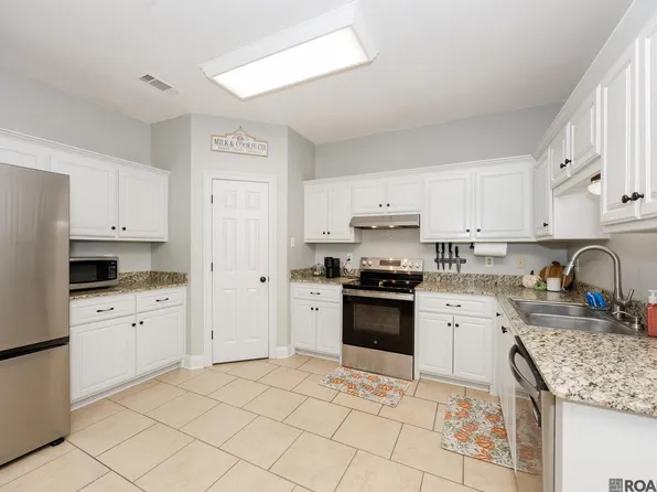 732 Elk Lake Dr, Baton Rouge, LA 70816