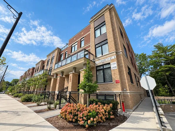 58 Elizabeth St S, Richmond Hill, ON