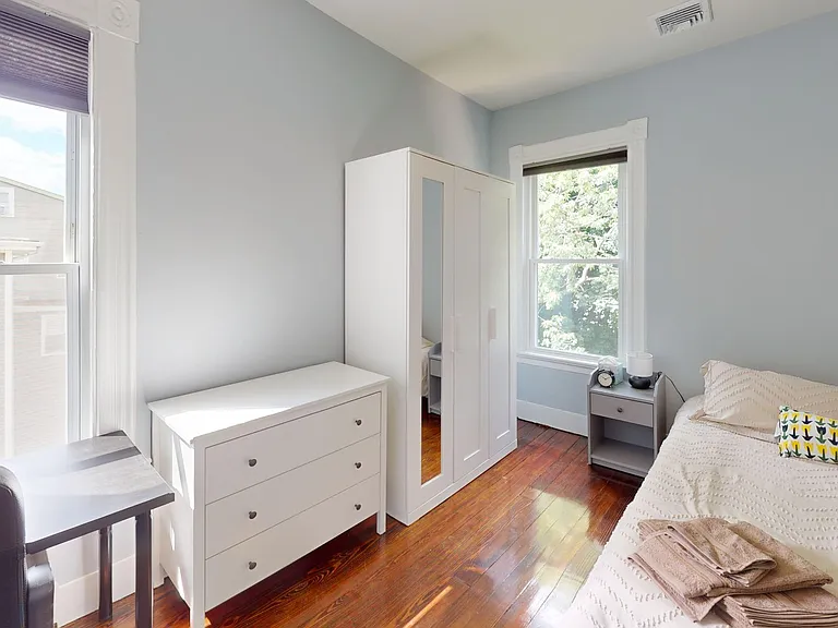 69 Edwards St — Photo 27