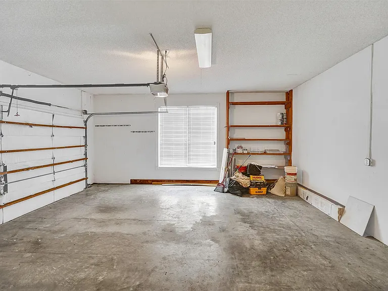 10902 Tamoron Ln — Photo 64