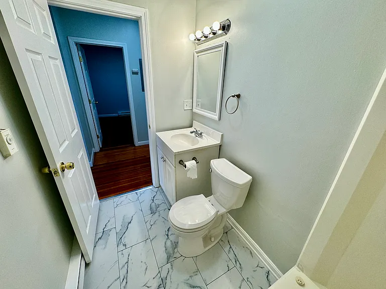 20 Huss Ct #404 — Photo 7