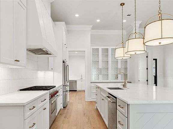 4th image of 2043 Pebble Bend Dr