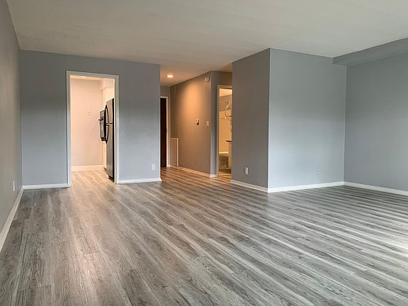 2nd image of 727 W Riverview Ave APT 303
