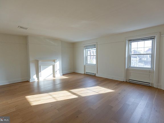 3rd image of 427 Vine St APT 6