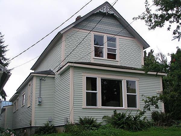 2nd image of 1902 Harris Ave