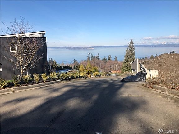 5th image of 504 Majestic View Ct