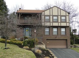 5740 Happy Hills Dr, Bethel Park, PA 15102