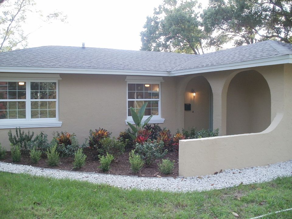 2/3 in Carriage Hill
