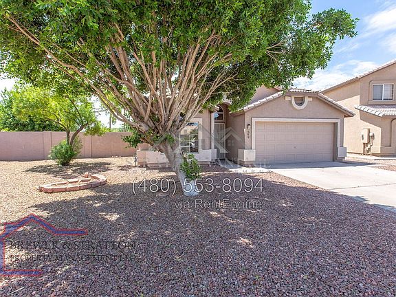 3rd image of 689 W Constitution Dr