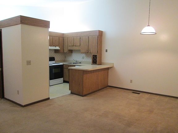 3rd image of 3595 Chesapeake Dr