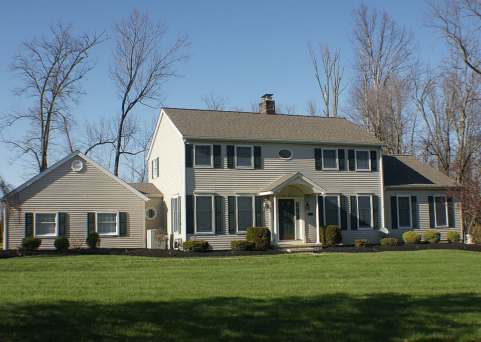 1st image of 120 Glenshire Ln
