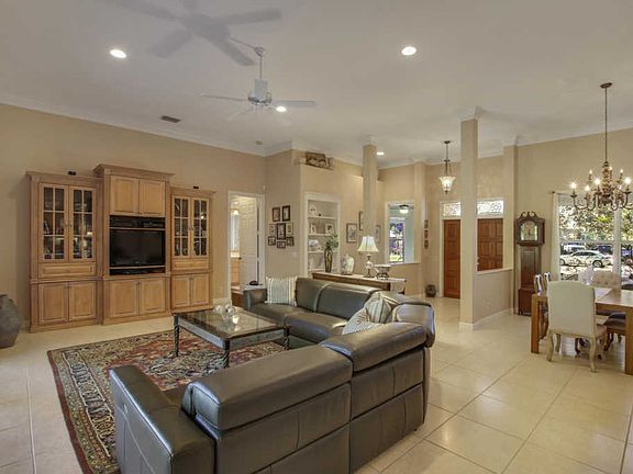5th image of 497 Peacock Ln N