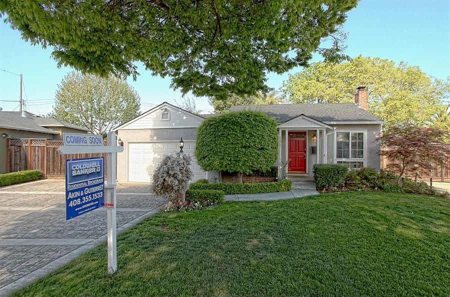 2nd image of 2477 Beechwood Ave