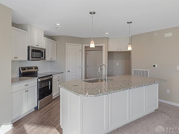 3rd image of 500 Glenhaven Way #756-201