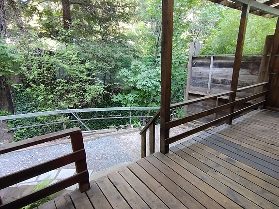 4th image of 324 Acorn Dr