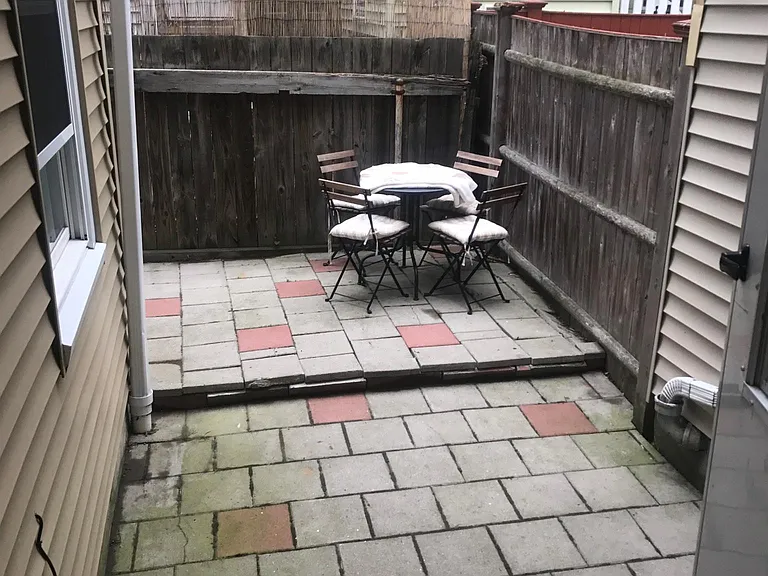 462 E 6th St #1 — Photo 3