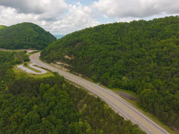 25 E High Way, Thorn Hill, TN 37881