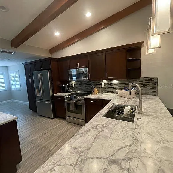 1450 Mahogany Ln — Photo 3