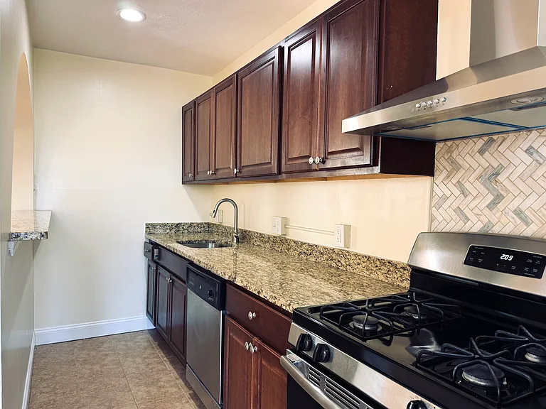 189 Chestnut St #2 — Photo 1