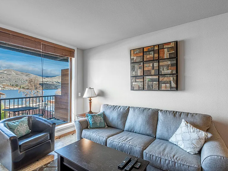 2220 W Woodin Ave #306 — Photo 7